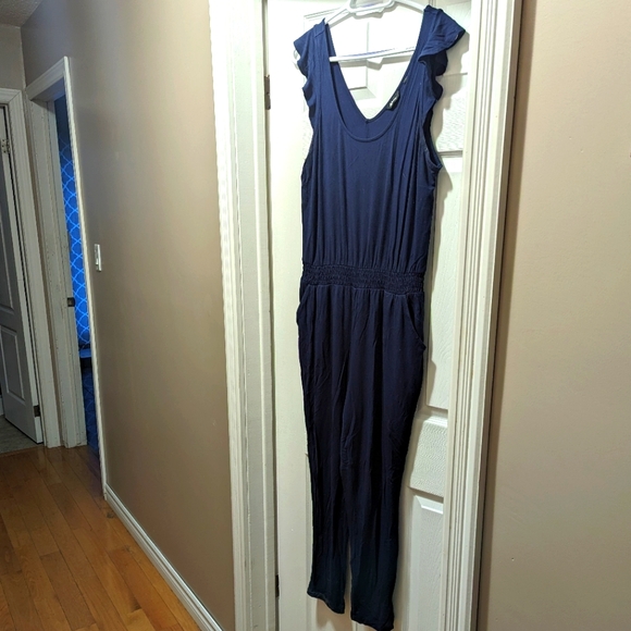 Flutter Sleeve Jumpsuit - Picture 4 of 7